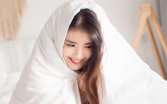 女生说哼,该怎么幽默回复?